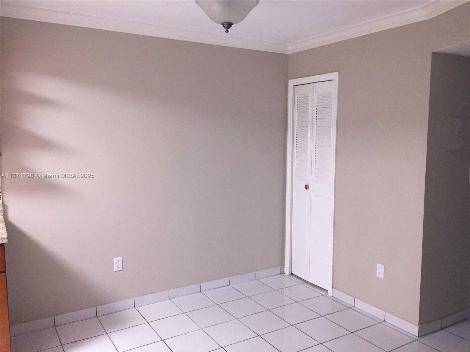 Small Image of 10740 NORTH KENDALL DR #L-15, Miami Number 5