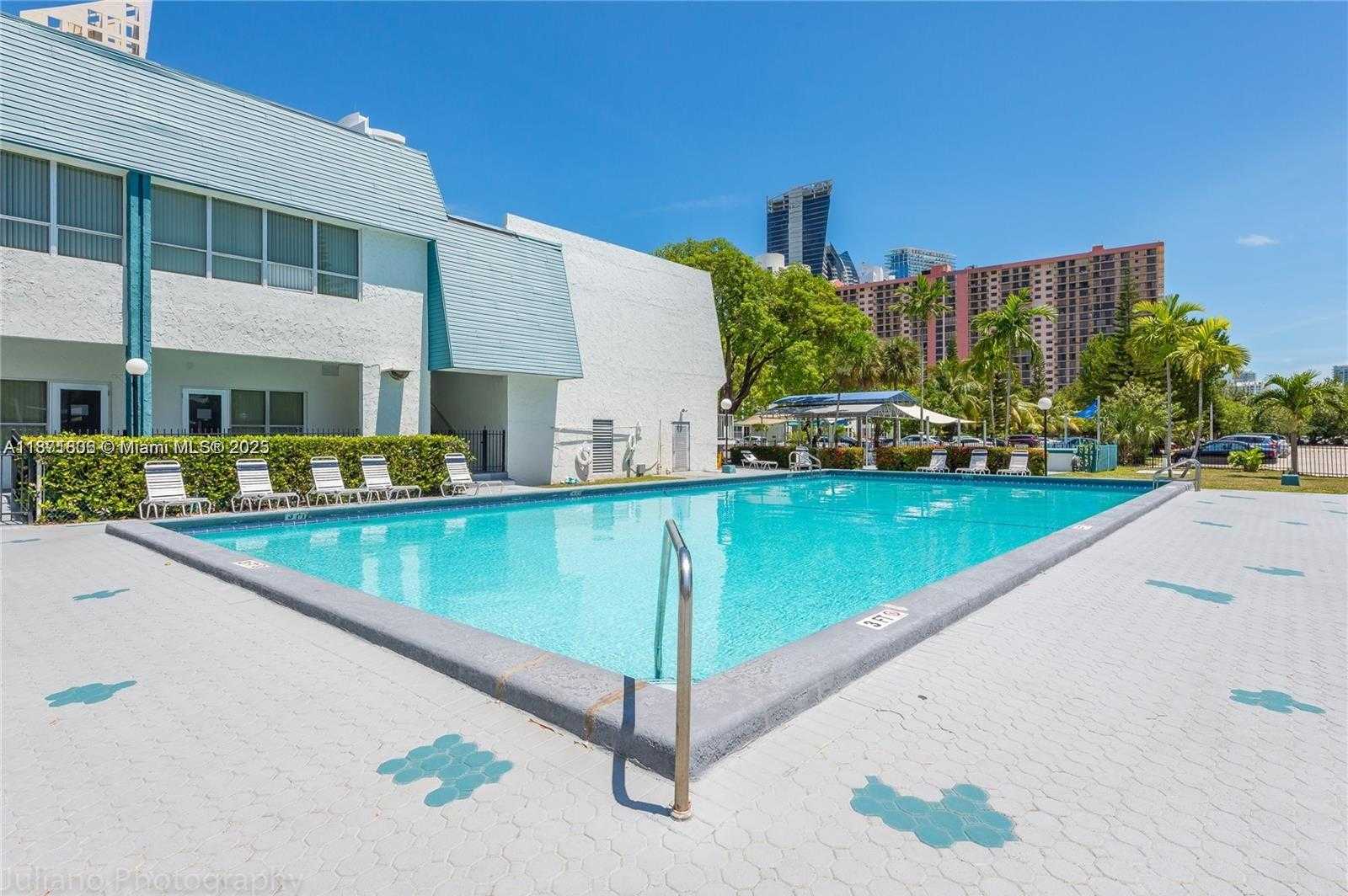 Small Image of 17560 ATLANTIC BLVD #501, Sunny Isles Beach Number 2