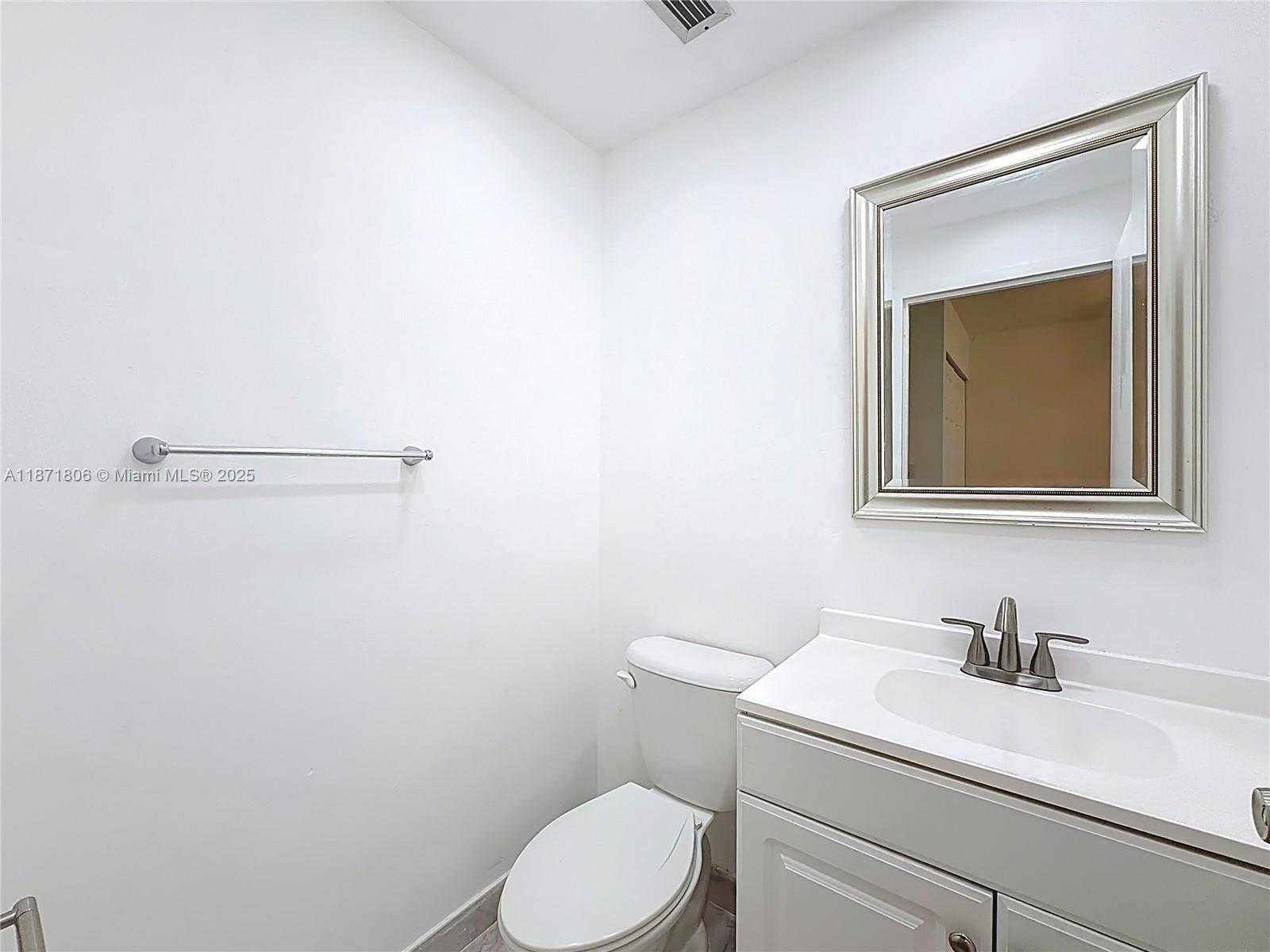 Small Image of 17560 ATLANTIC BLVD #501, Sunny Isles Beach Number 30