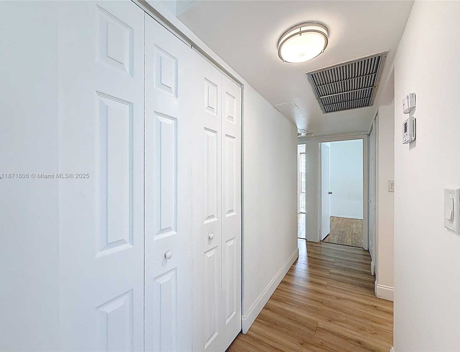 Small Image of 17560 ATLANTIC BLVD #501, Sunny Isles Beach Number 31