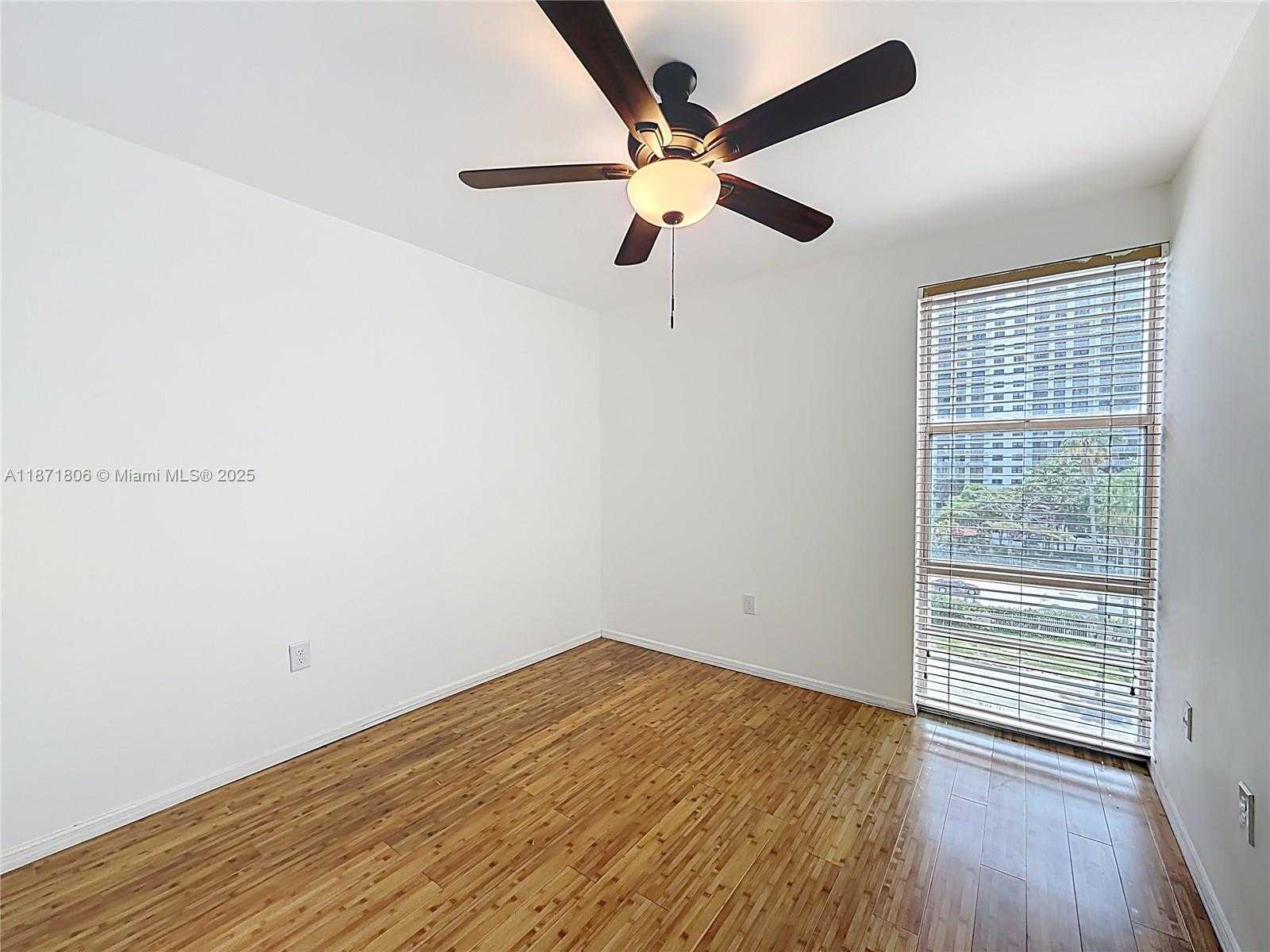 Small Image of 17560 ATLANTIC BLVD #501, Sunny Isles Beach Number 33