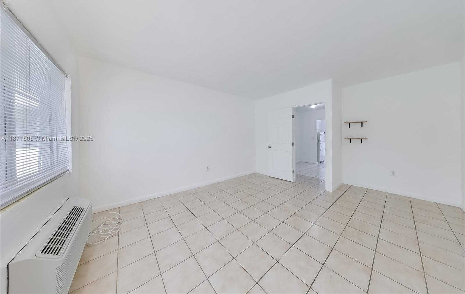 Small Image of 6930 RUE VERSAILLES #11, Miami Beach Number 10