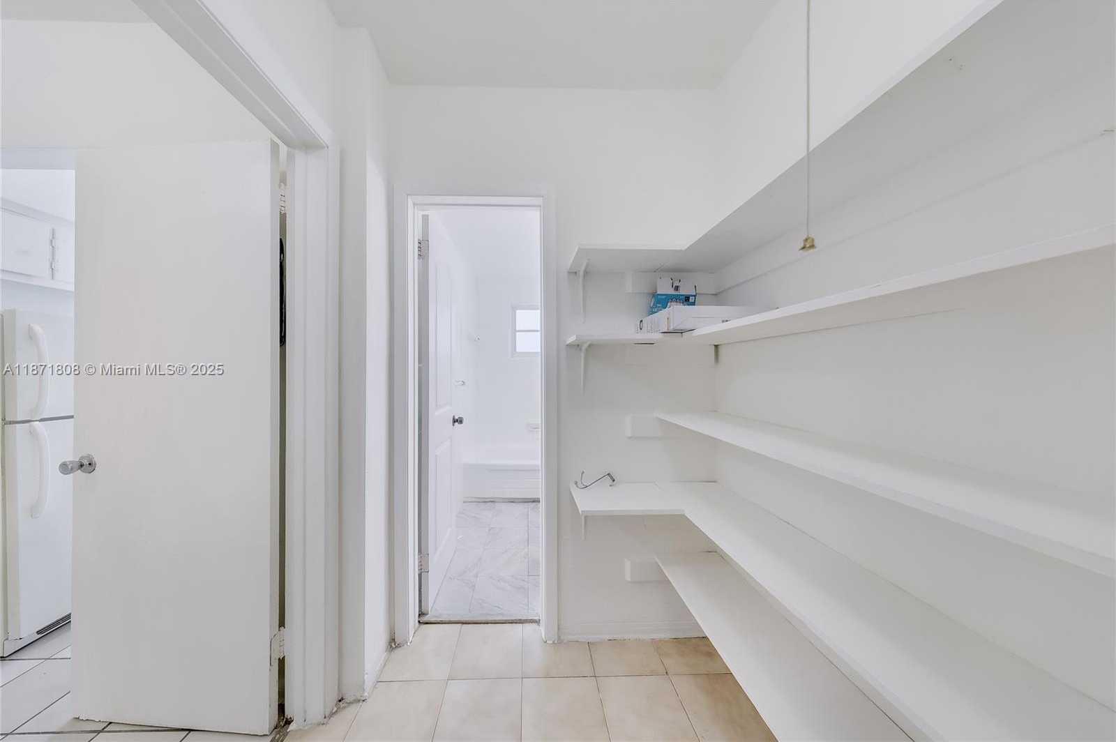 Small Image of 6930 RUE VERSAILLES #11, Miami Beach Number 13