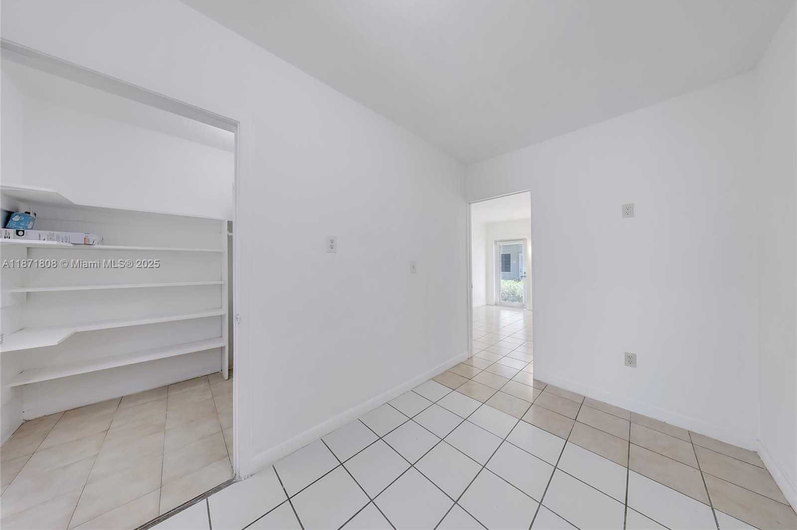 Small Image of 6930 RUE VERSAILLES #11, Miami Beach Number 16