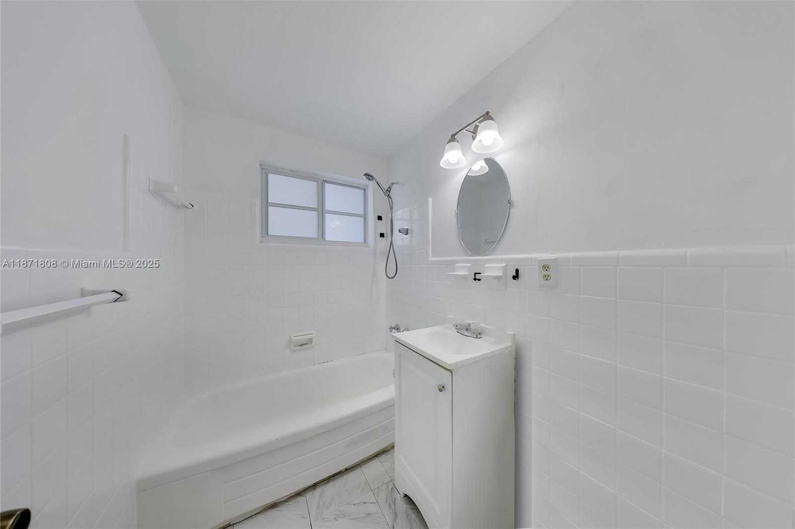 Small Image of 6930 RUE VERSAILLES #11, Miami Beach Number 18