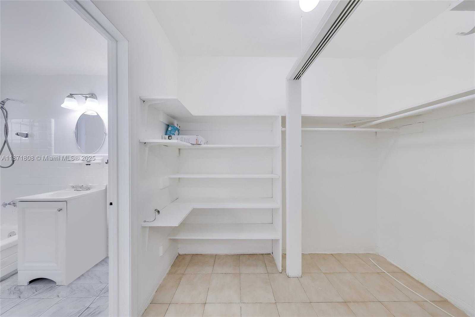 Small Image of 6930 RUE VERSAILLES #11, Miami Beach Number 19