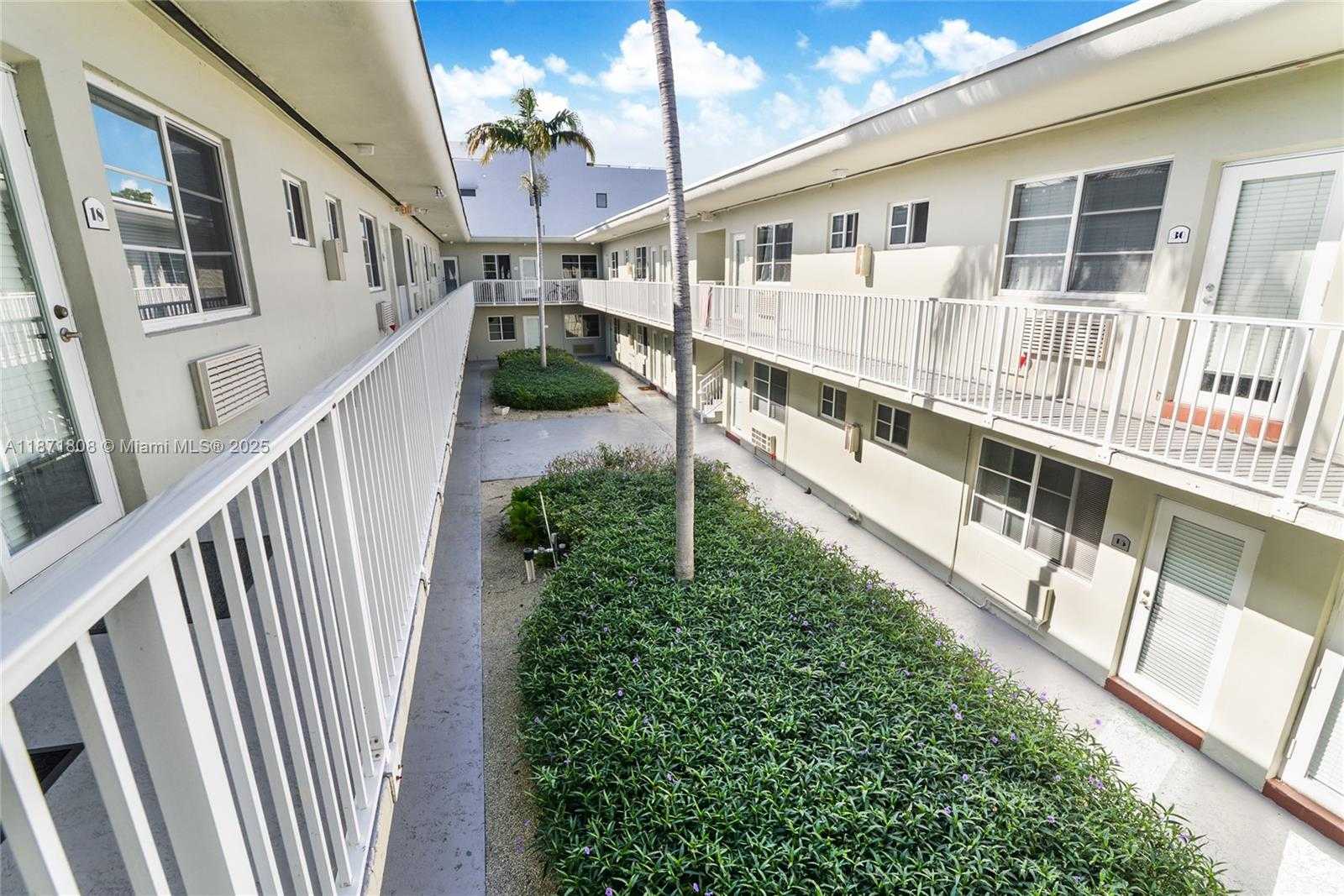 Small Image of 6930 RUE VERSAILLES #11, Miami Beach Number 5