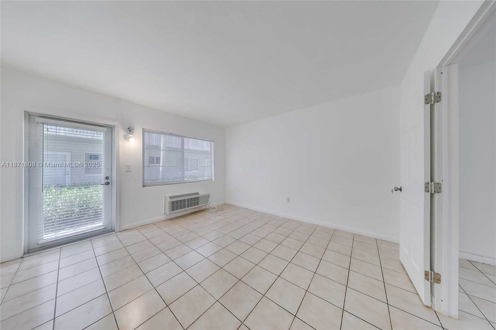 Small Image of 6930 RUE VERSAILLES #11, Miami Beach Number 8