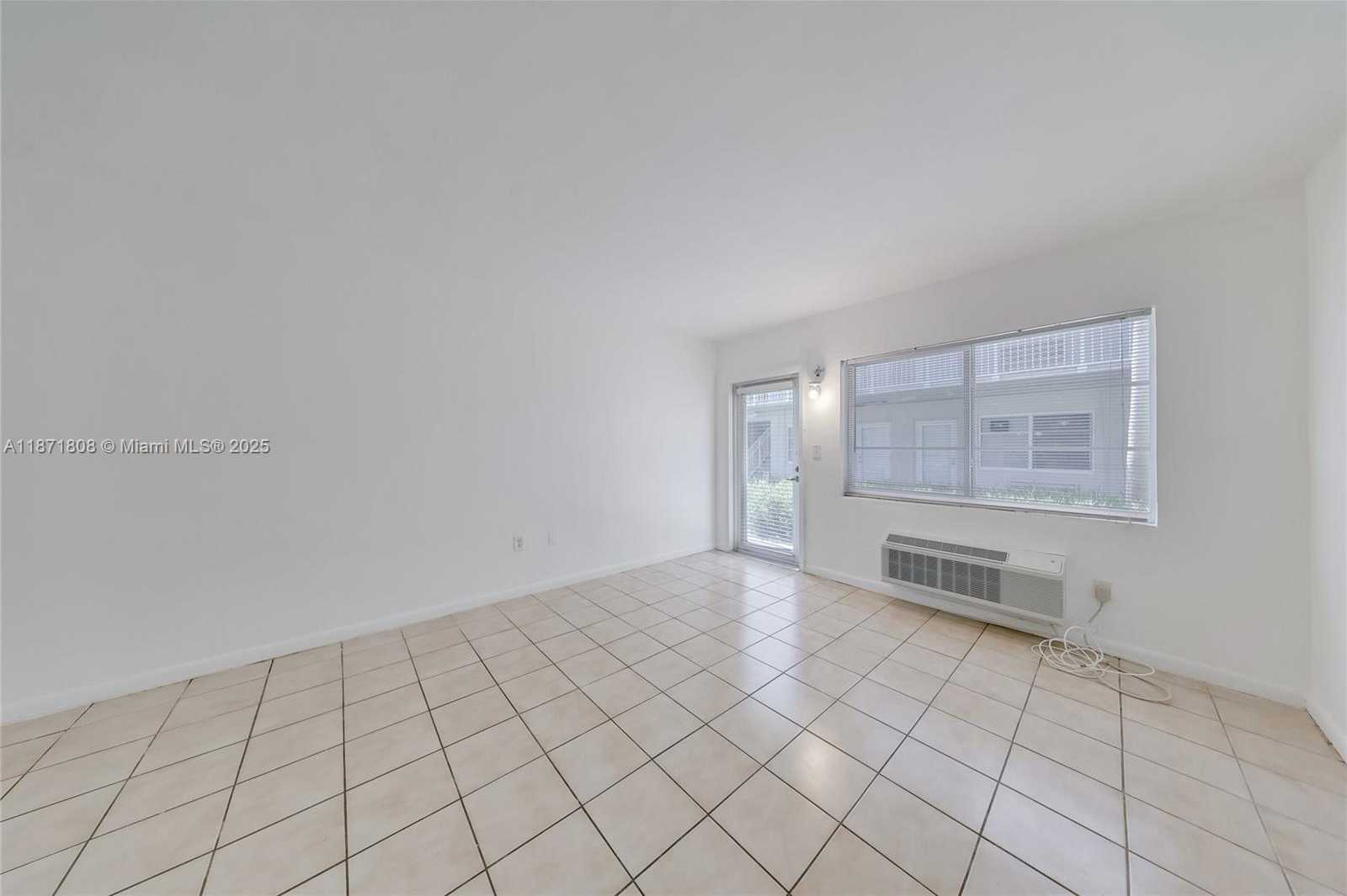 Small Image of 6930 RUE VERSAILLES #11, Miami Beach Number 9