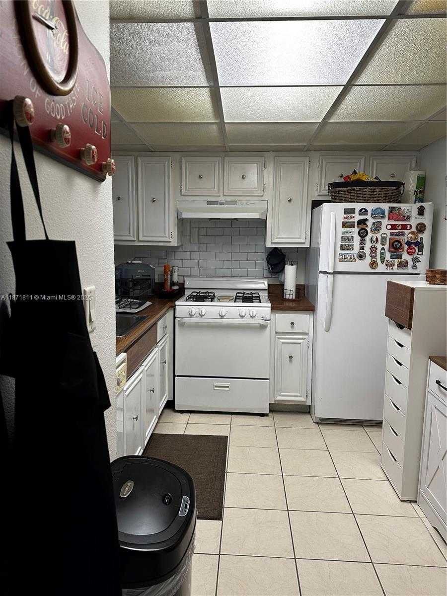 Small Image of 17901 NORTH WEST 68TH AVE #S202, Hialeah Number 11