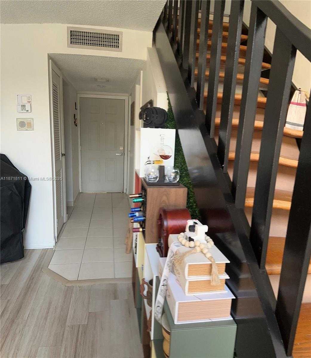 Small Image of 17901 NORTH WEST 68TH AVE #S202, Hialeah Number 4