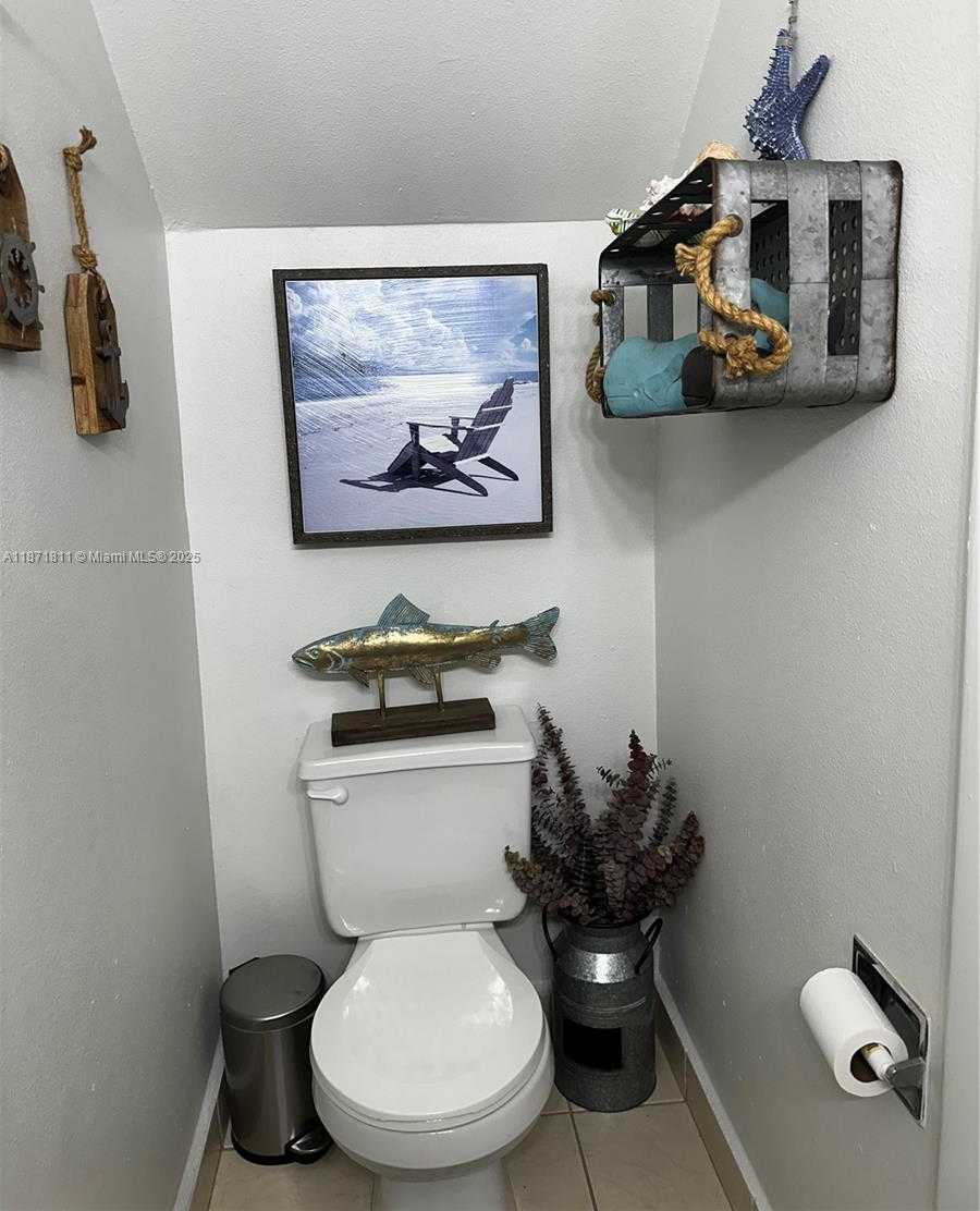 Small Image of 17901 NORTH WEST 68TH AVE #S202, Hialeah Number 6