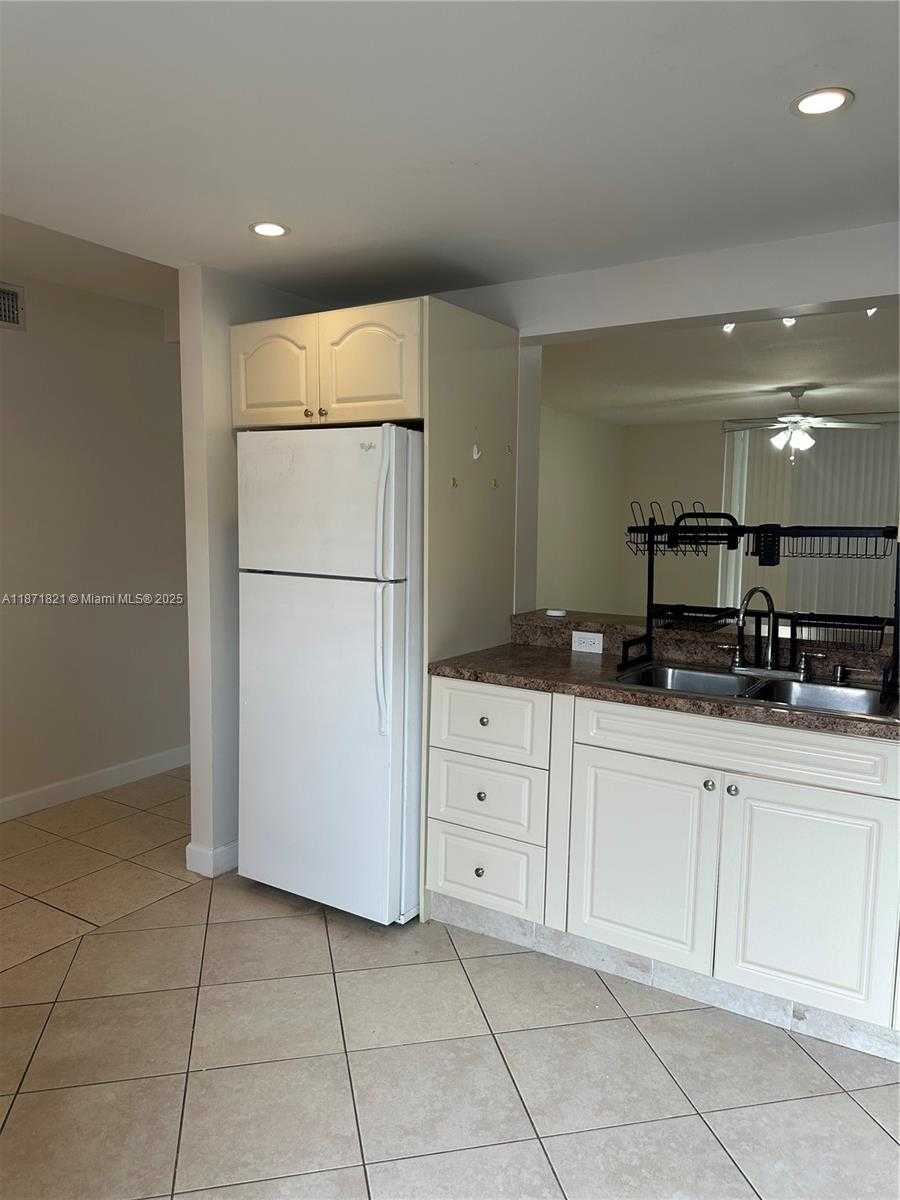 Small Image of 300 NORTH EAST 12TH AVE #101, Hallandale Beach Number 5