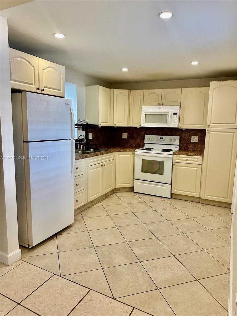 Small Image of 300 NORTH EAST 12TH AVE #101, Hallandale Beach Number 6