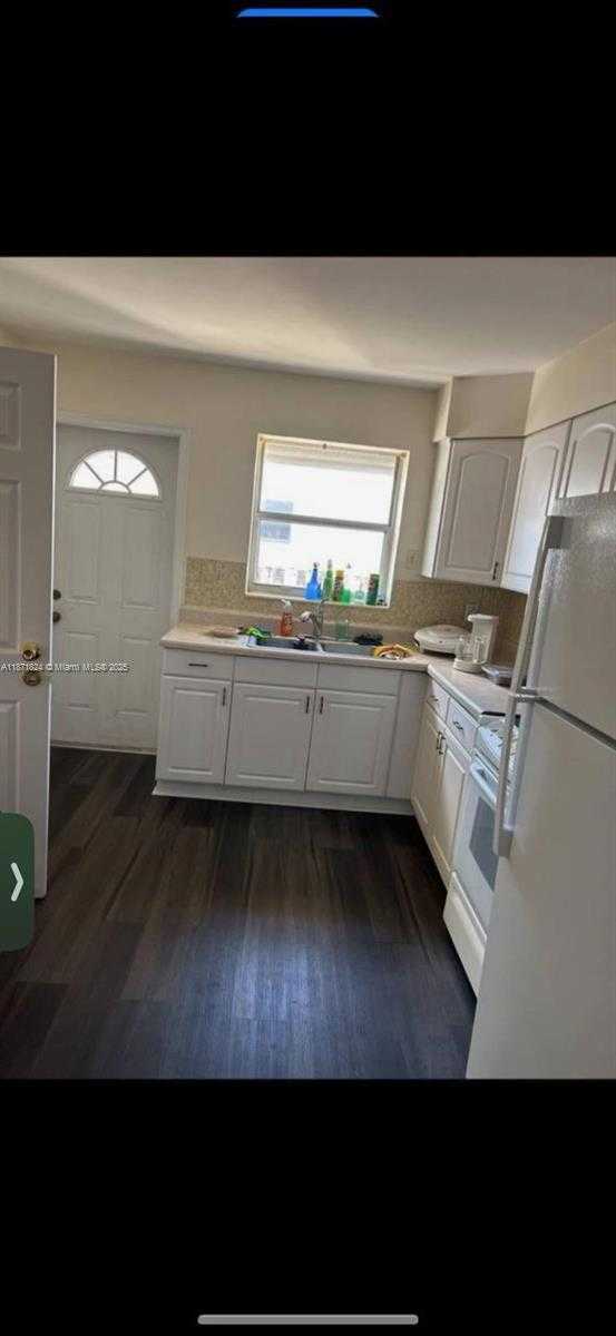Small Image of 1843 WILEY ST #1, Hollywood Number 12