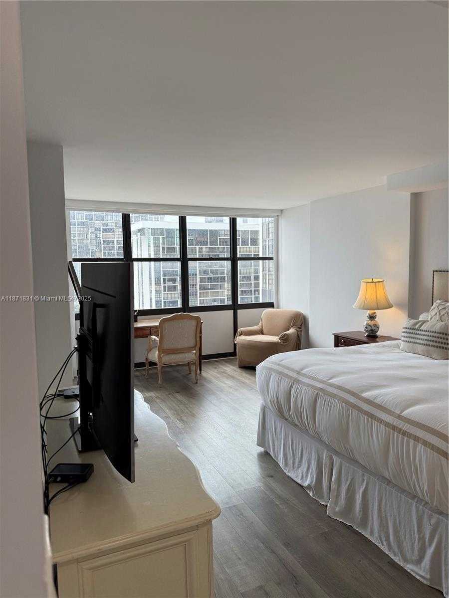 Small Image of 1865 BRICKELL AVE #A1411, Miami Number 11