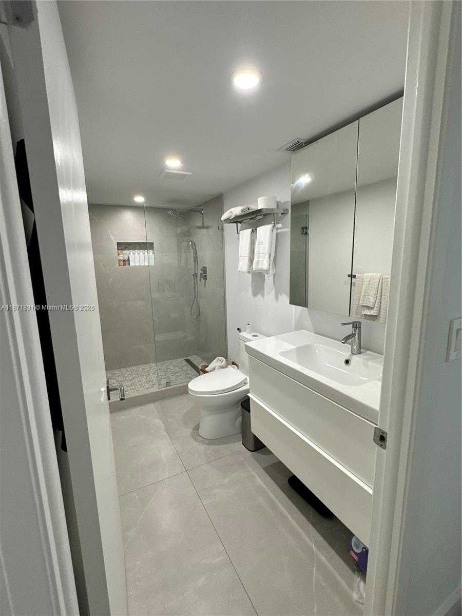Small Image of 1865 BRICKELL AVE #A1411, Miami Number 14