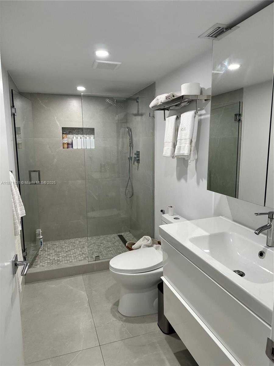 Small Image of 1865 BRICKELL AVE #A1411, Miami Number 15