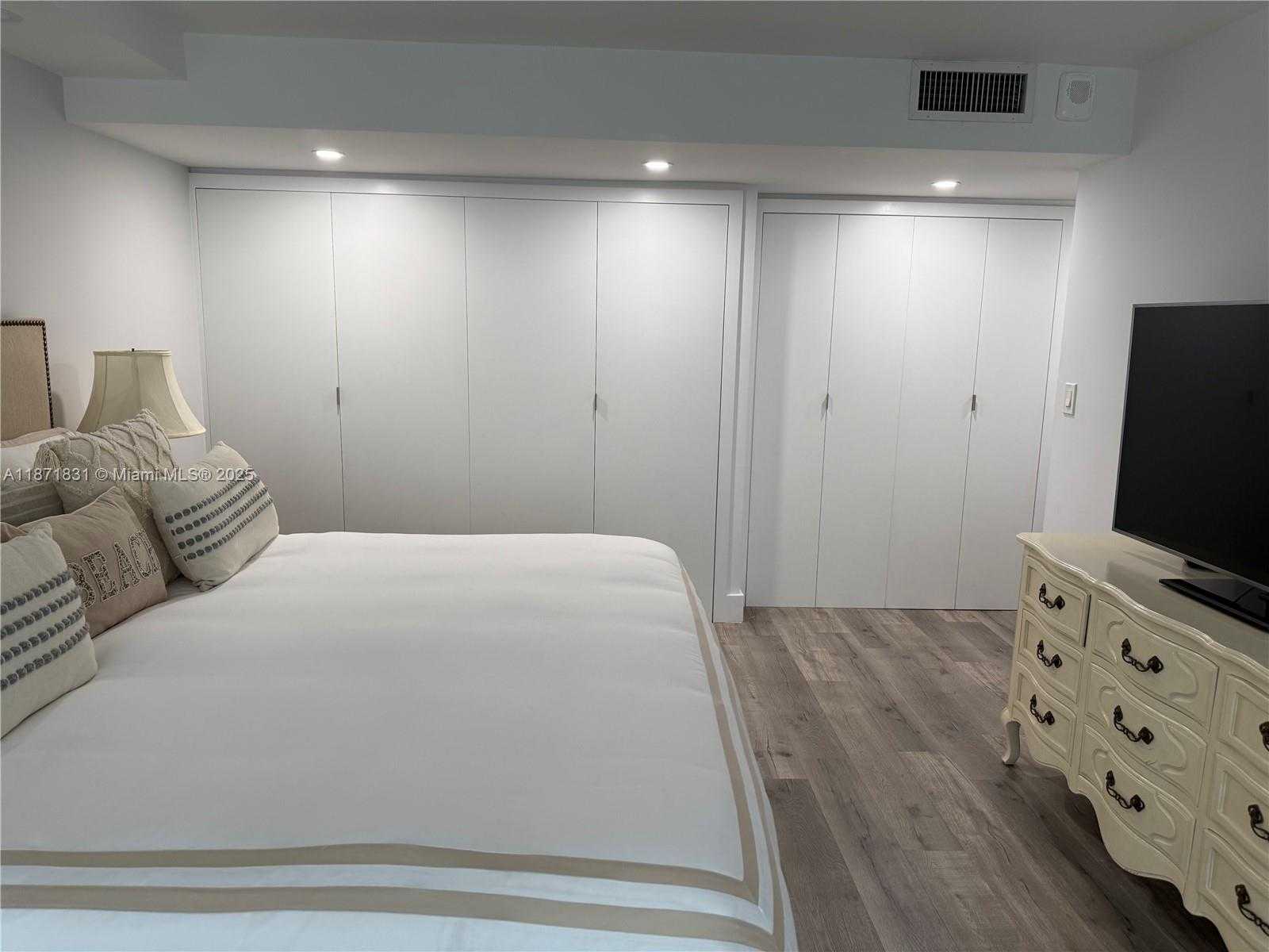 Small Image of 1865 BRICKELL AVE #A1411, Miami Number 8