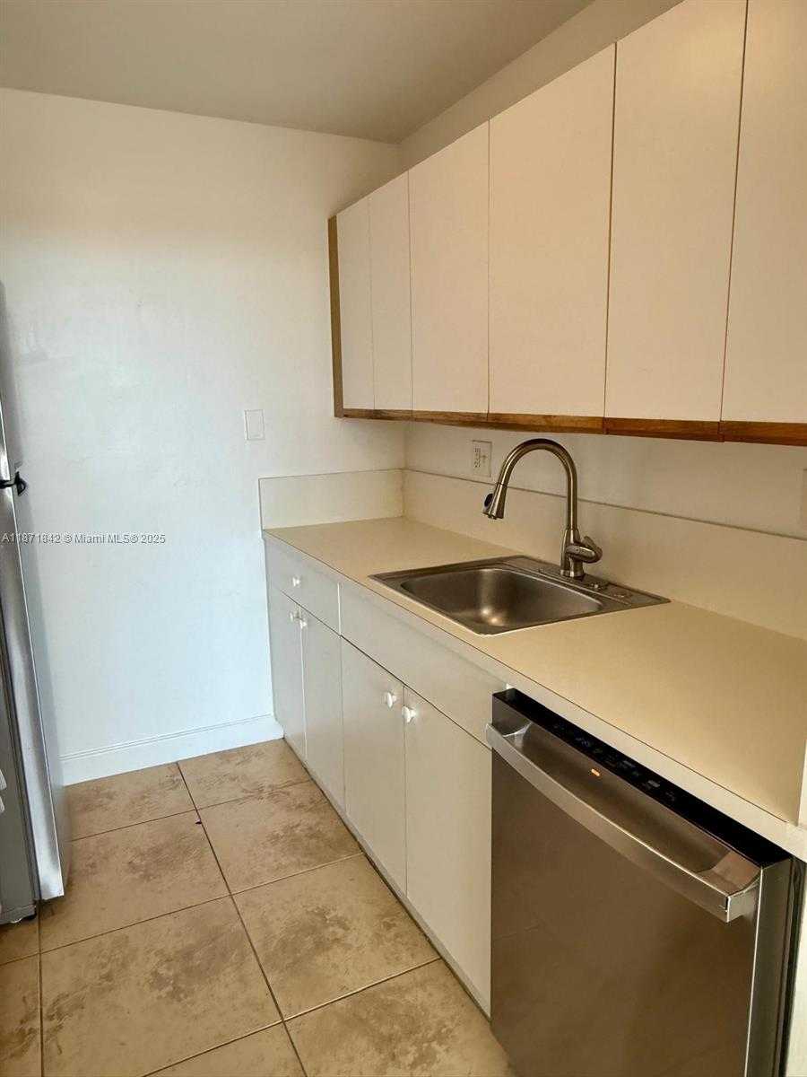 Small Image of 2000 NORTH EAST 135TH ST #906, North Miami Number 10