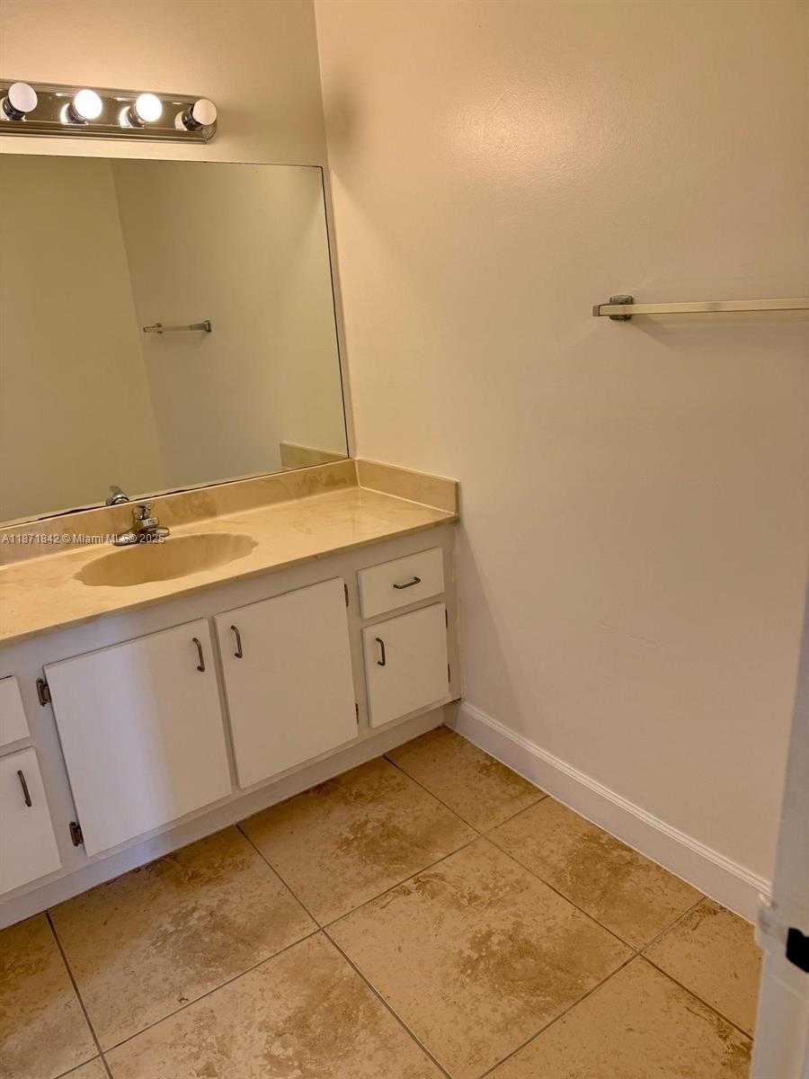 Small Image of 2000 NORTH EAST 135TH ST #906, North Miami Number 20