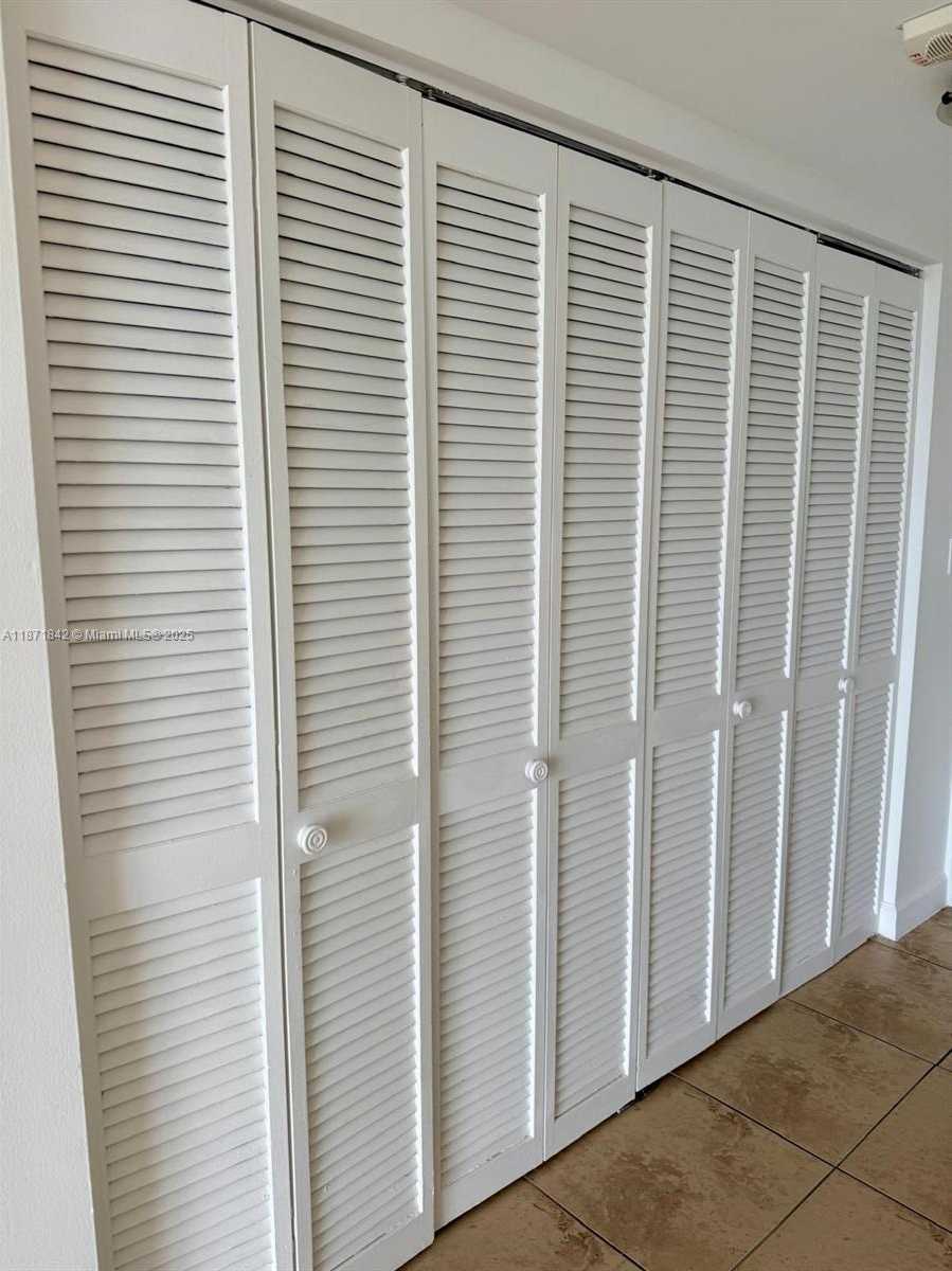 Small Image of 2000 NORTH EAST 135TH ST #906, North Miami Number 3