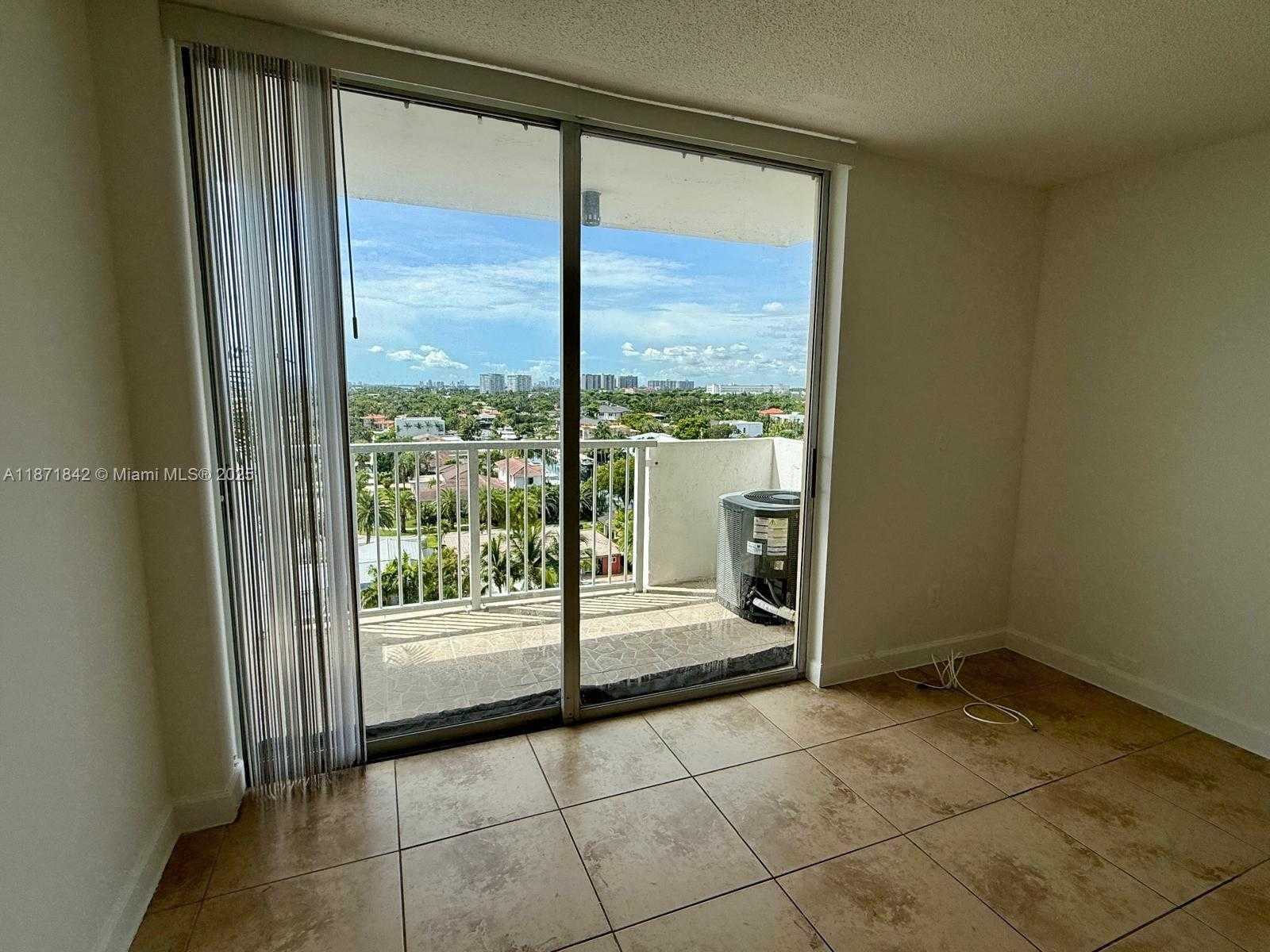 Small Image of 2000 NORTH EAST 135TH ST #906, North Miami Number 5