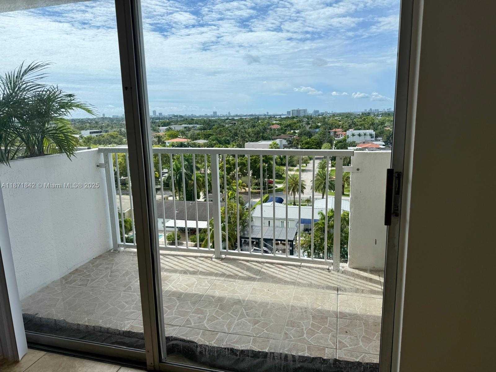 Small Image of 2000 NORTH EAST 135TH ST #906, North Miami Number 7