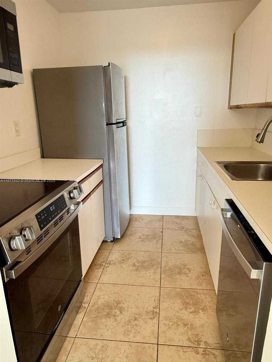 Small Image of 2000 NORTH EAST 135TH ST #906, North Miami Number 8