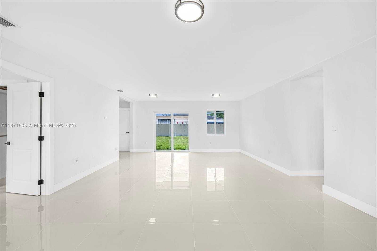 Small Image of Miami Number 12