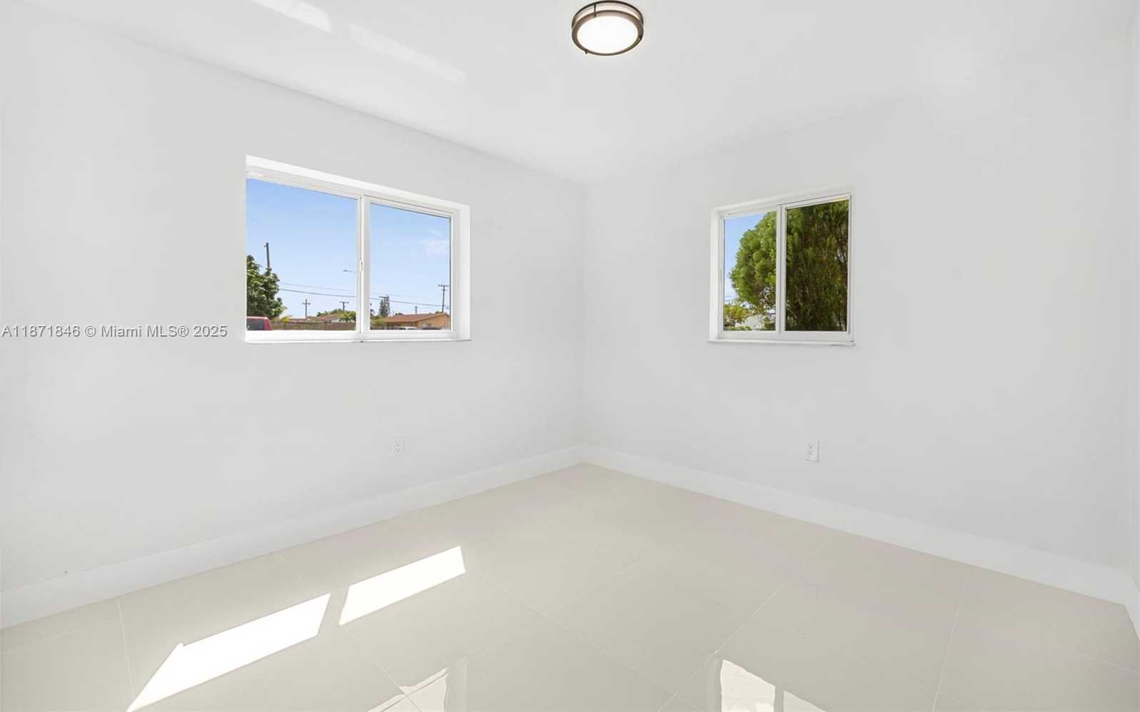 Small Image of Miami Number 16