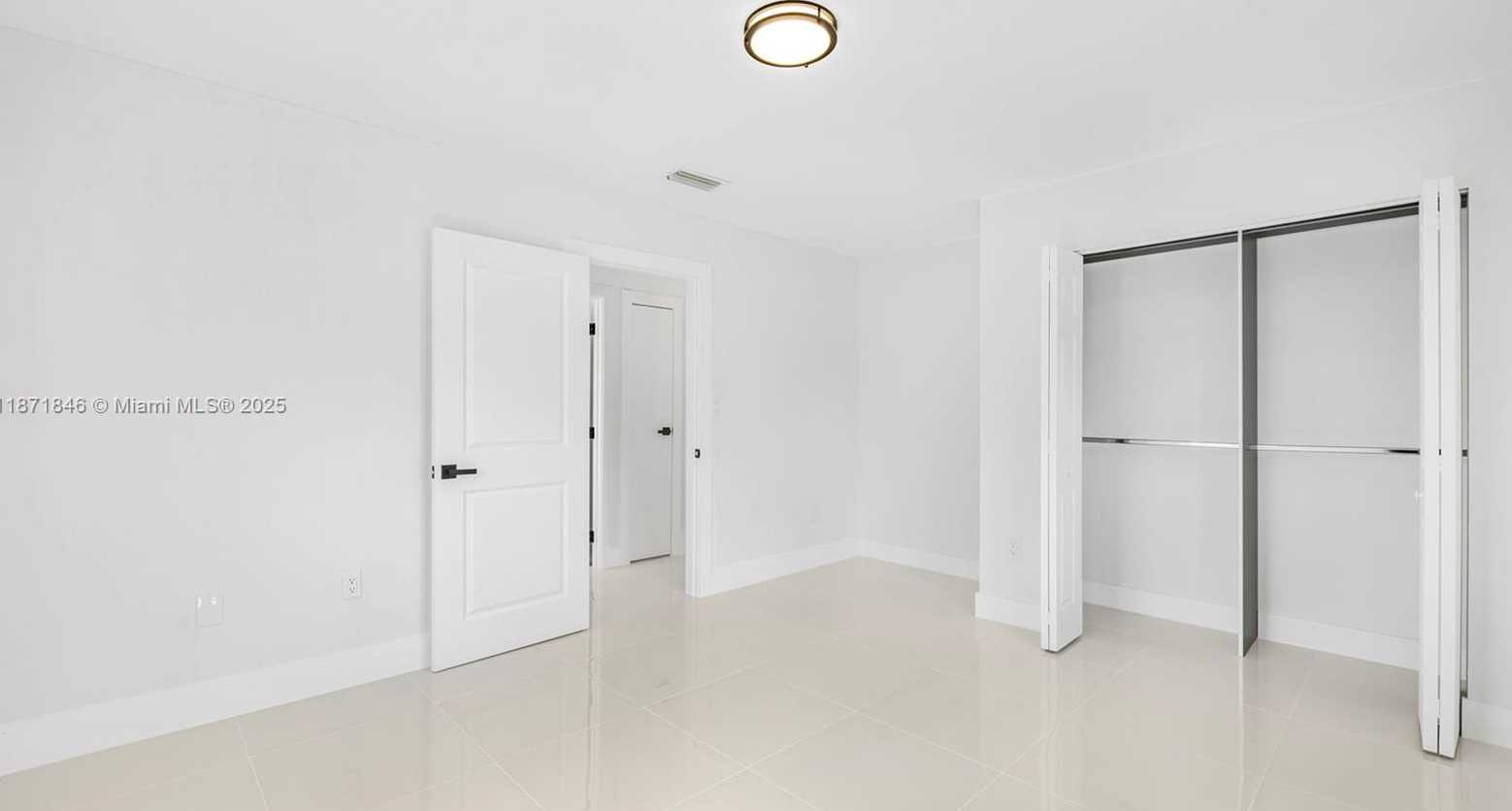 Small Image of Miami Number 17