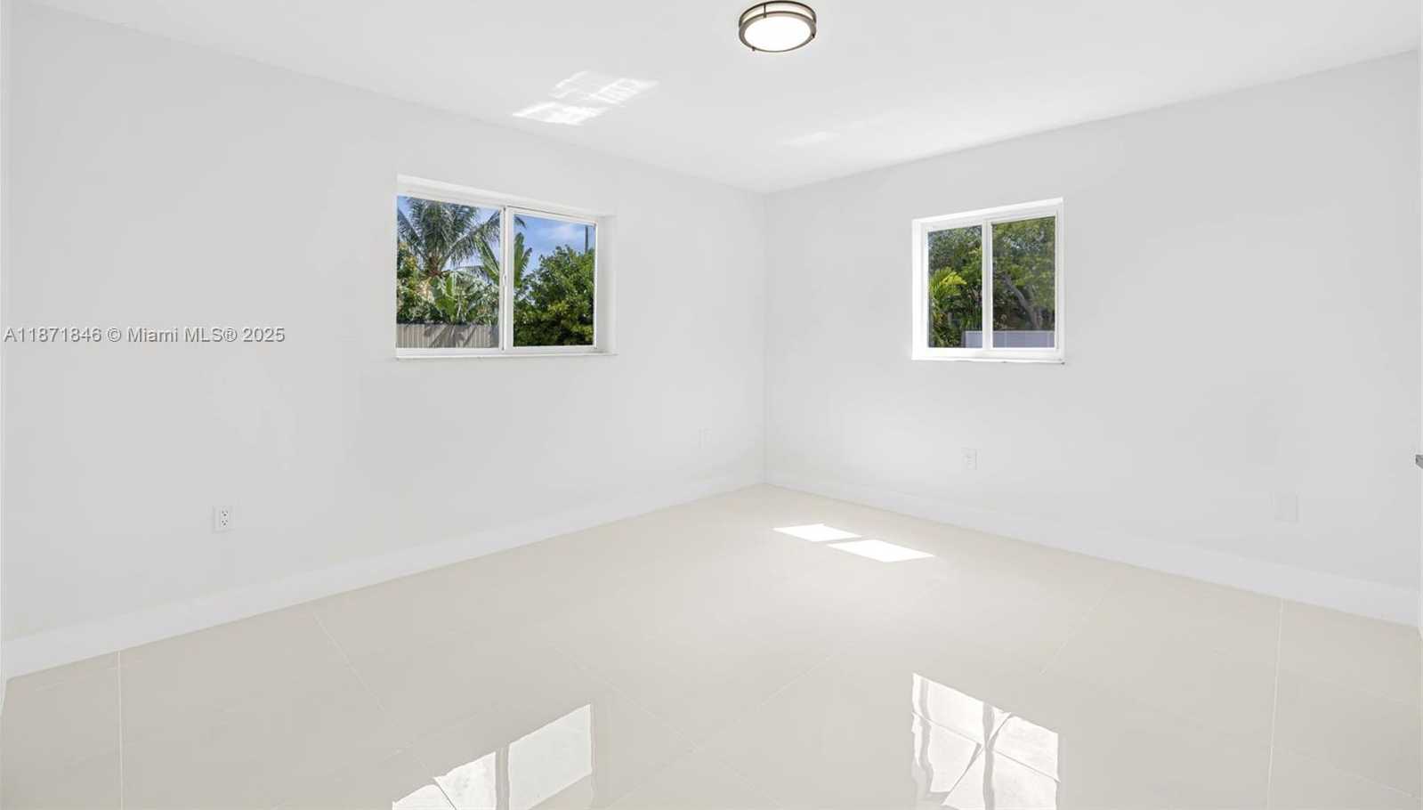 Small Image of Miami Number 18