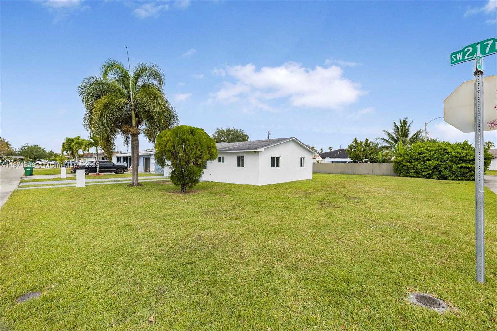 Small Image of Miami Number 27