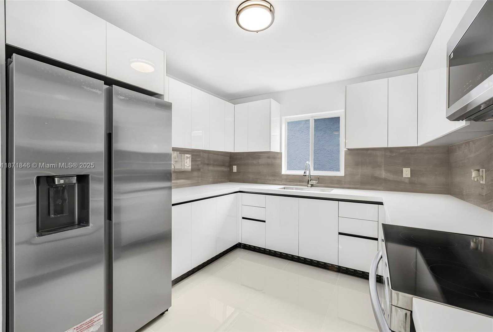 Small Image of Miami Number 3