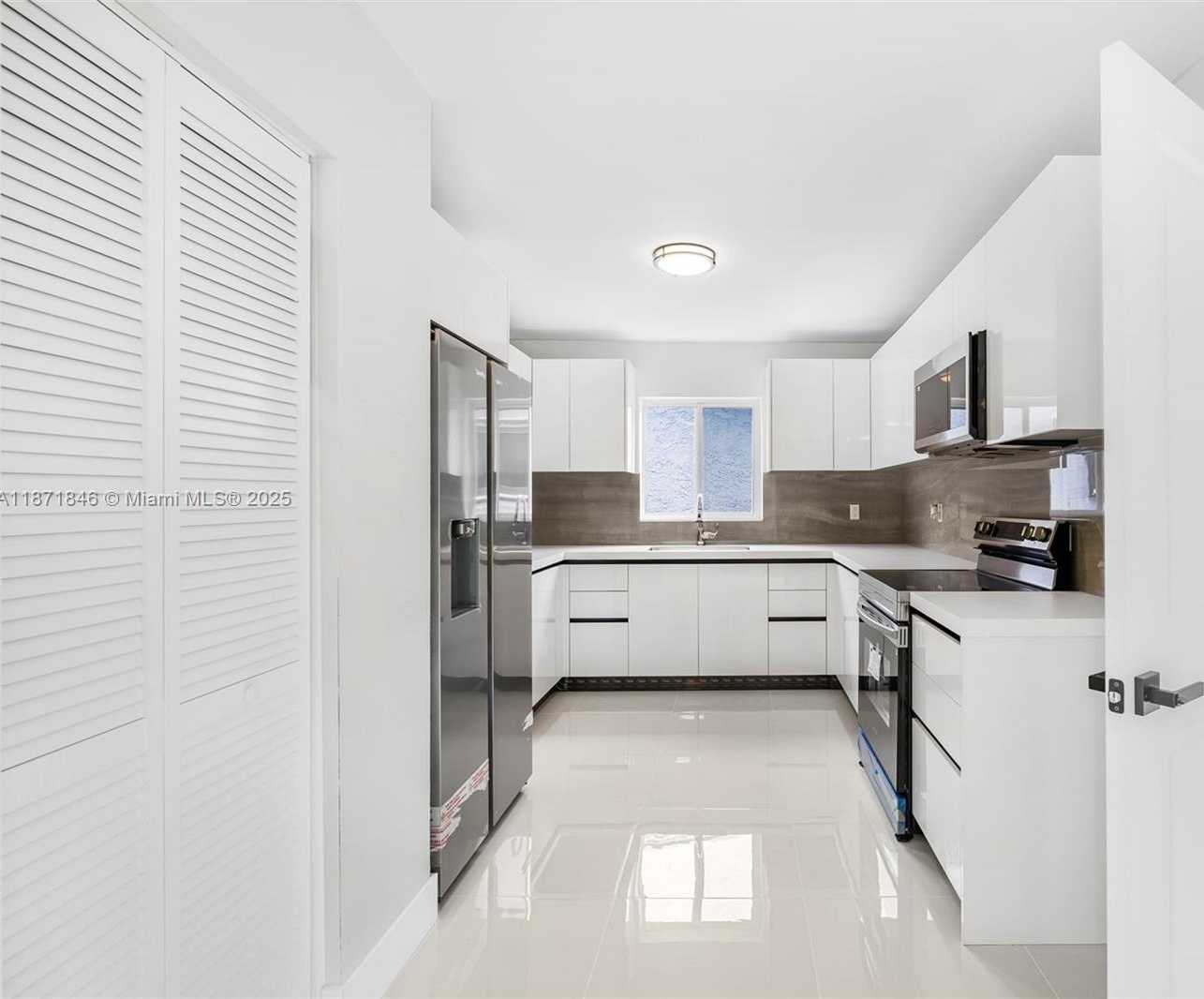 Small Image of Miami Number 5