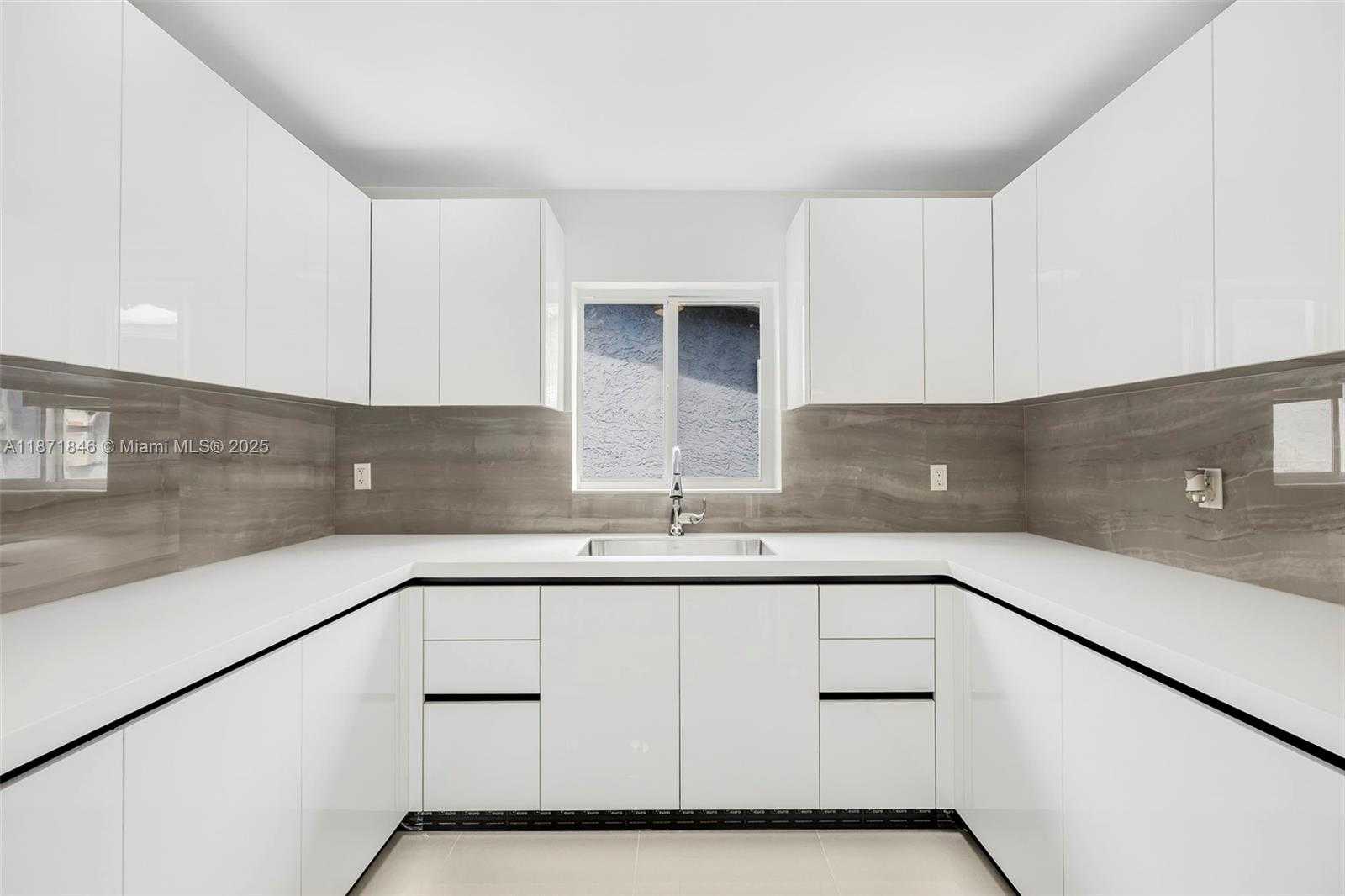 Small Image of Miami Number 6