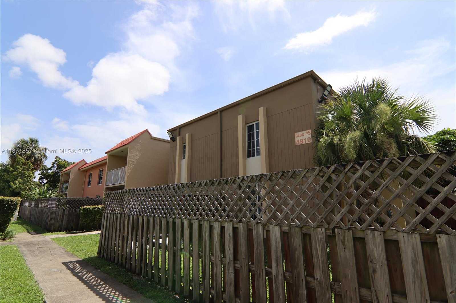 Small Image of 4910 NORTH WEST 79TH AVE #202, Doral Number 15