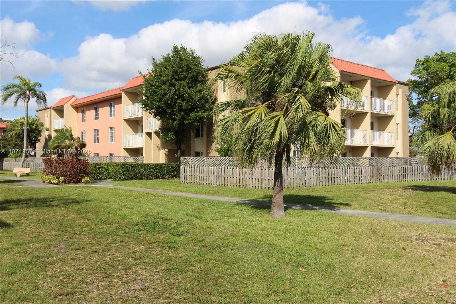 Small Image of 4910 NORTH WEST 79TH AVE #202, Doral Number 24