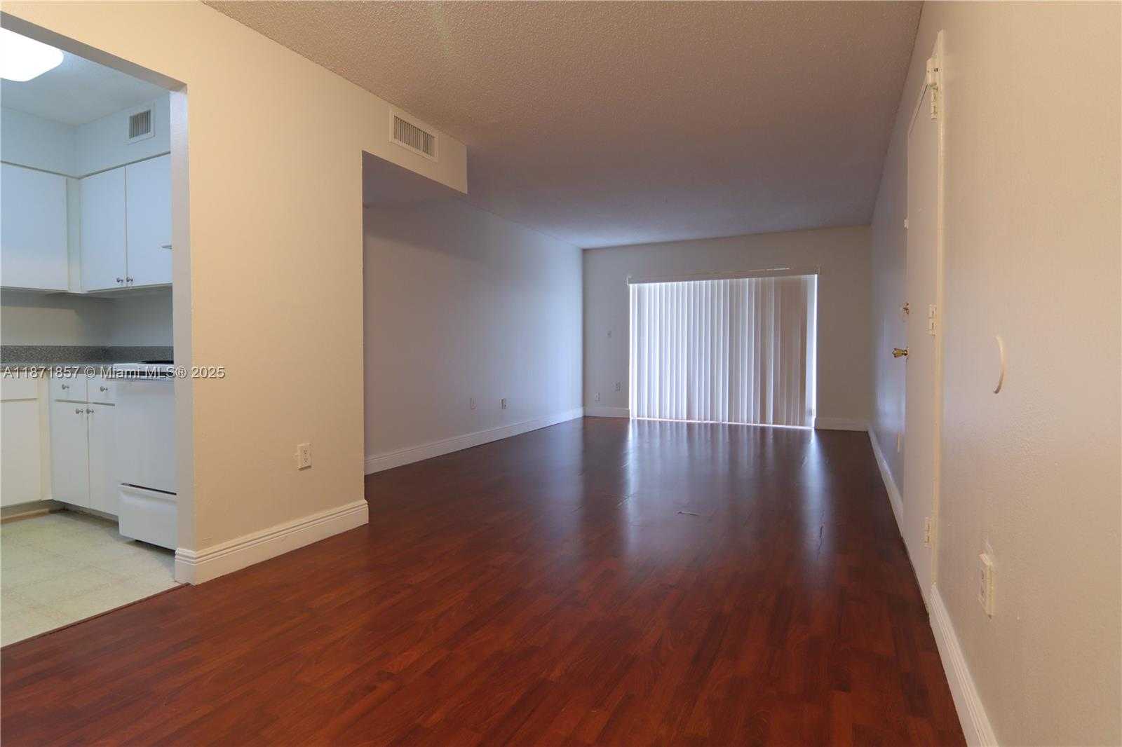 Small Image of 4910 NORTH WEST 79TH AVE #202, Doral Number 7