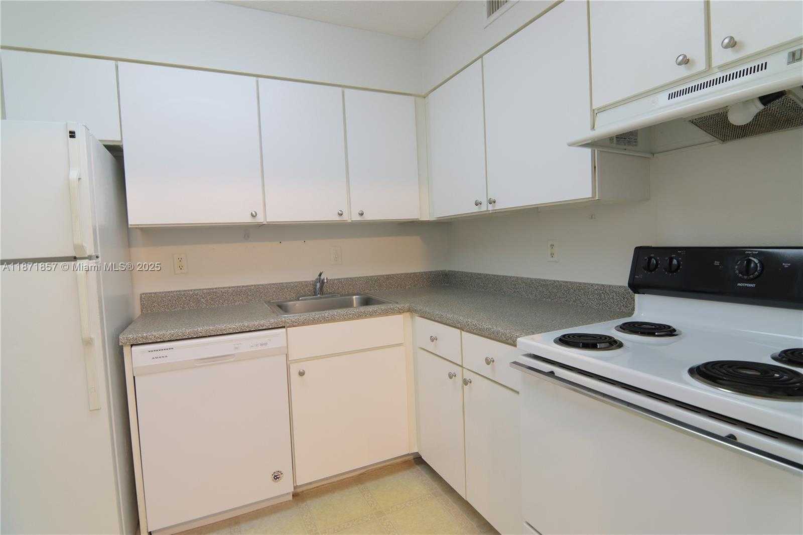 Small Image of 4910 NORTH WEST 79TH AVE #202, Doral Number 8