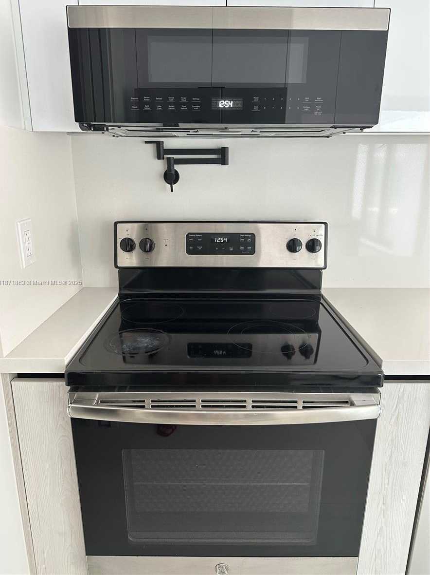 Small Image of 6010 SOUTH WEST 108TH PL, Miami Number 12