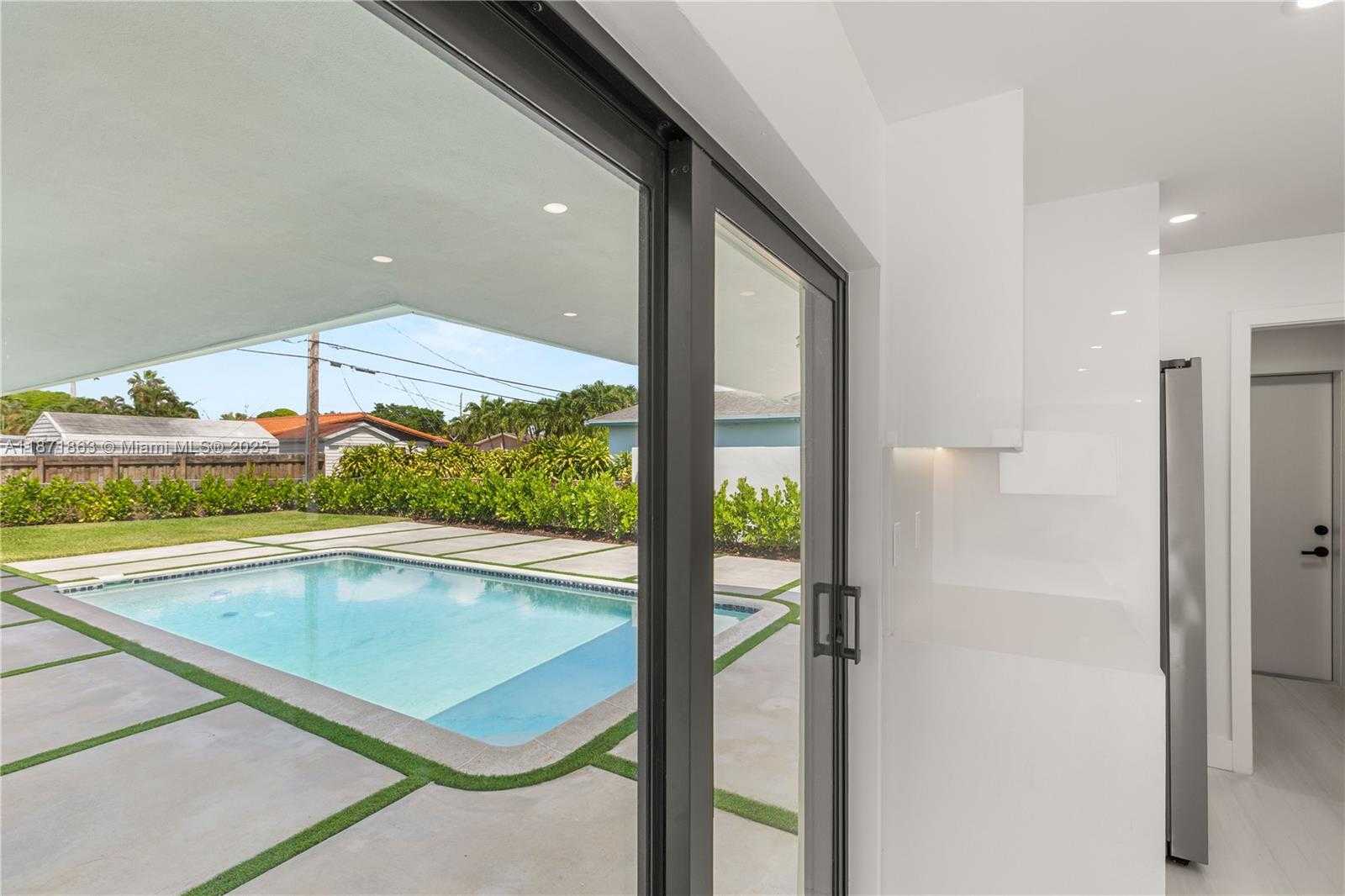Small Image of 6010 SOUTH WEST 108TH PL, Miami Number 14
