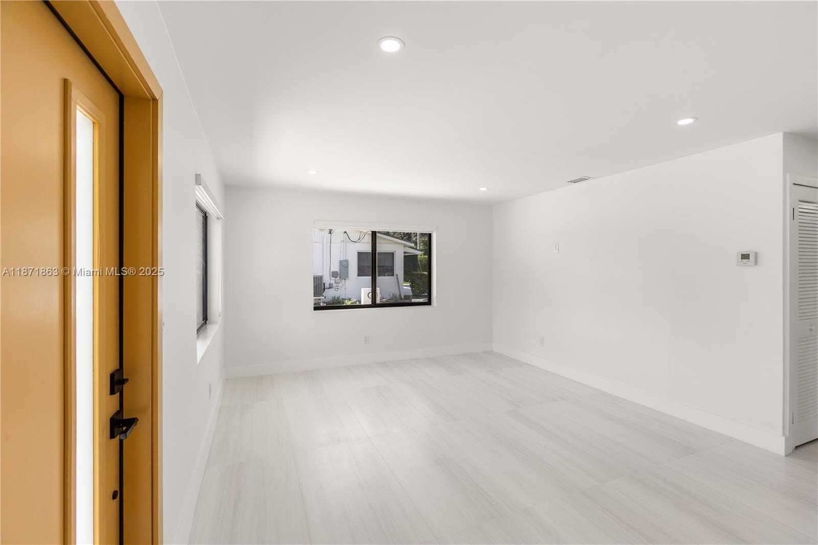 Small Image of 6010 SOUTH WEST 108TH PL, Miami Number 15