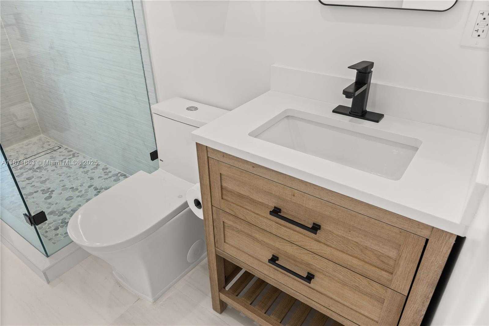 Small Image of 6010 SOUTH WEST 108TH PL, Miami Number 17