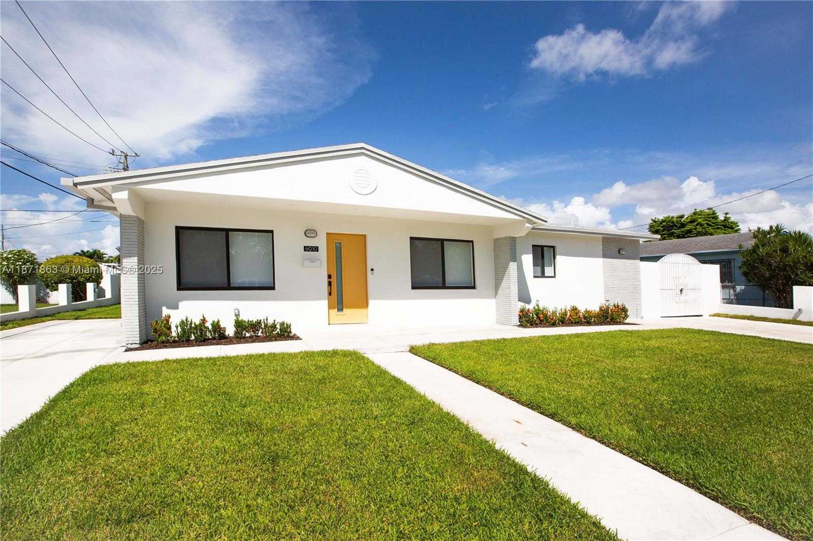 Small Image of 6010 SOUTH WEST 108TH PL, Miami Number 2