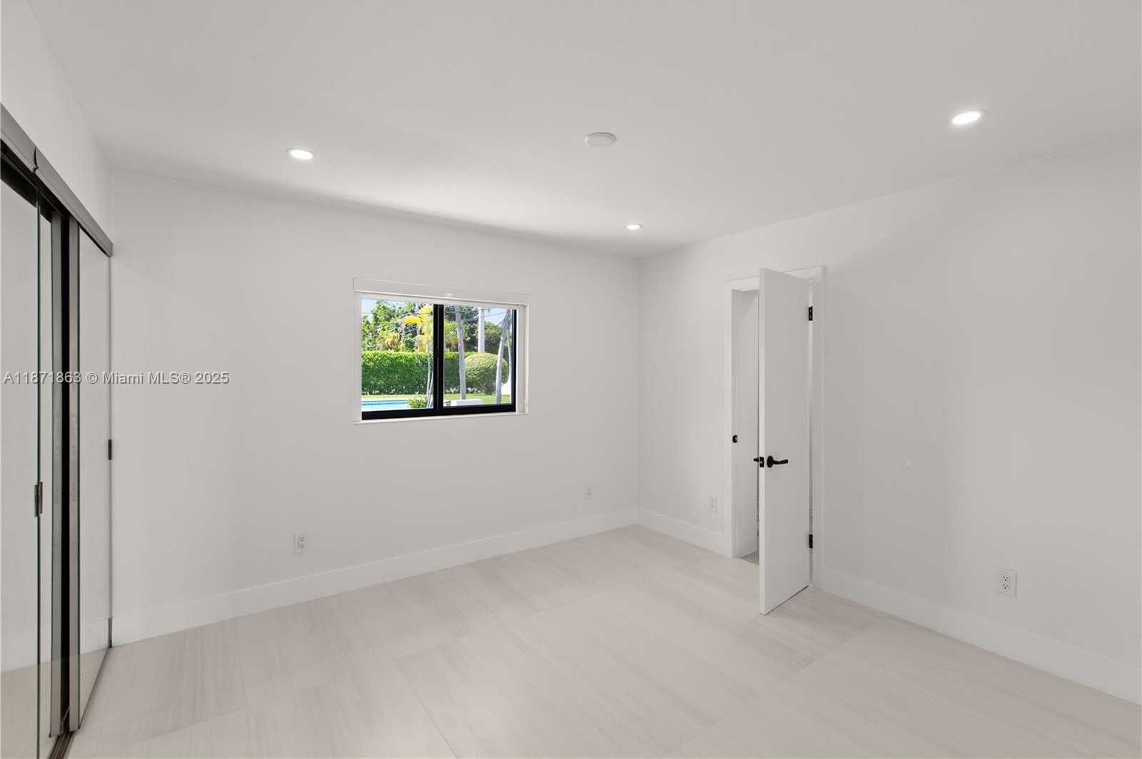 Small Image of 6010 SOUTH WEST 108TH PL, Miami Number 21