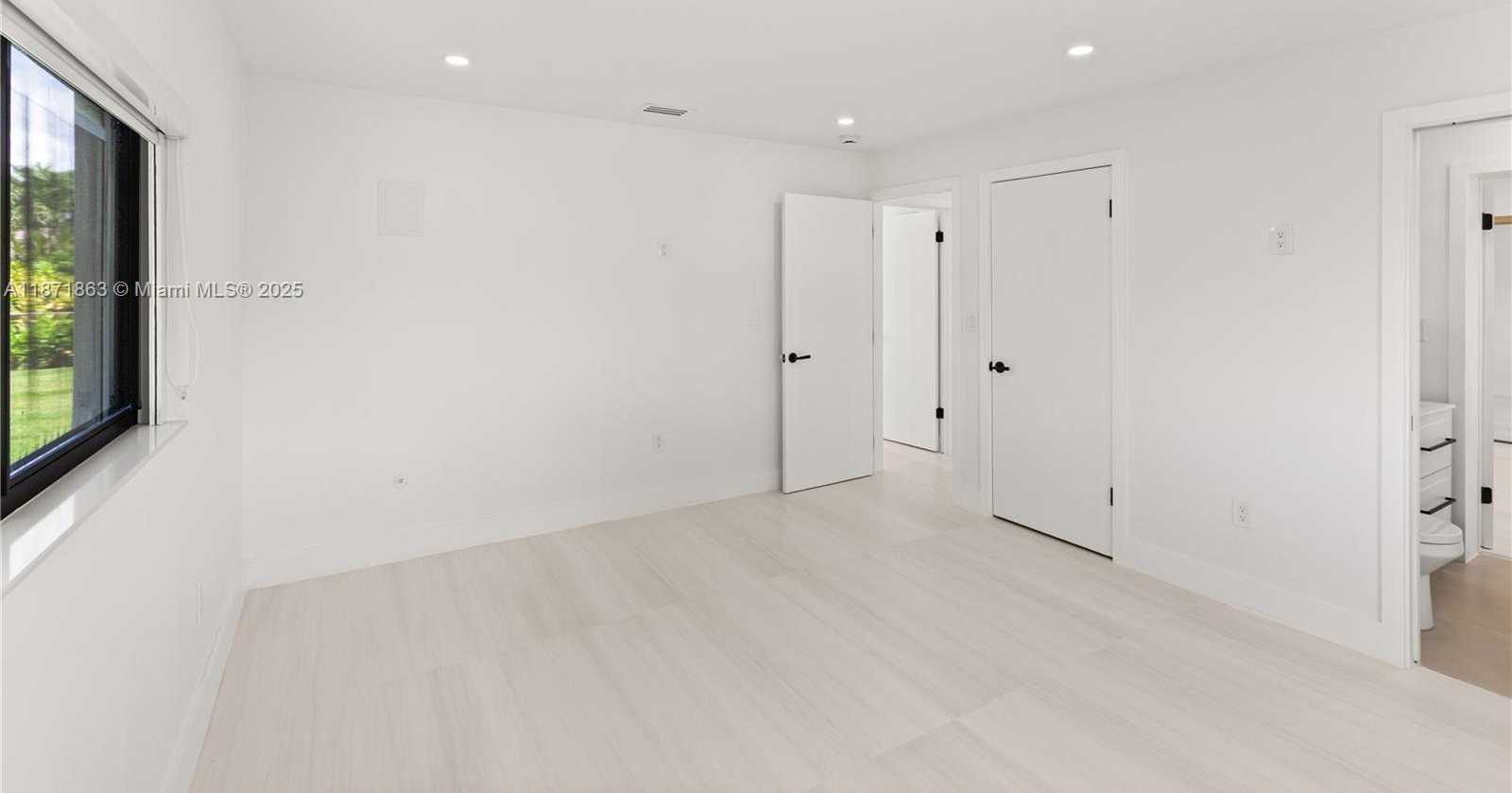 Small Image of 6010 SOUTH WEST 108TH PL, Miami Number 26
