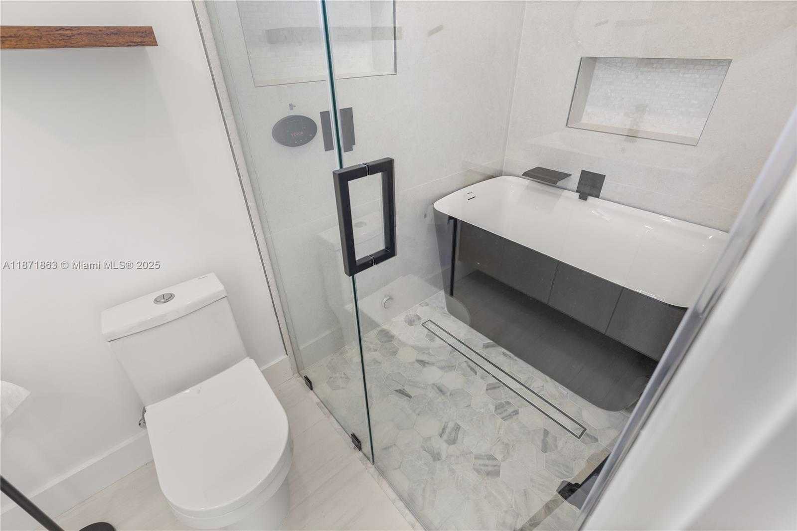 Small Image of 6010 SOUTH WEST 108TH PL, Miami Number 30