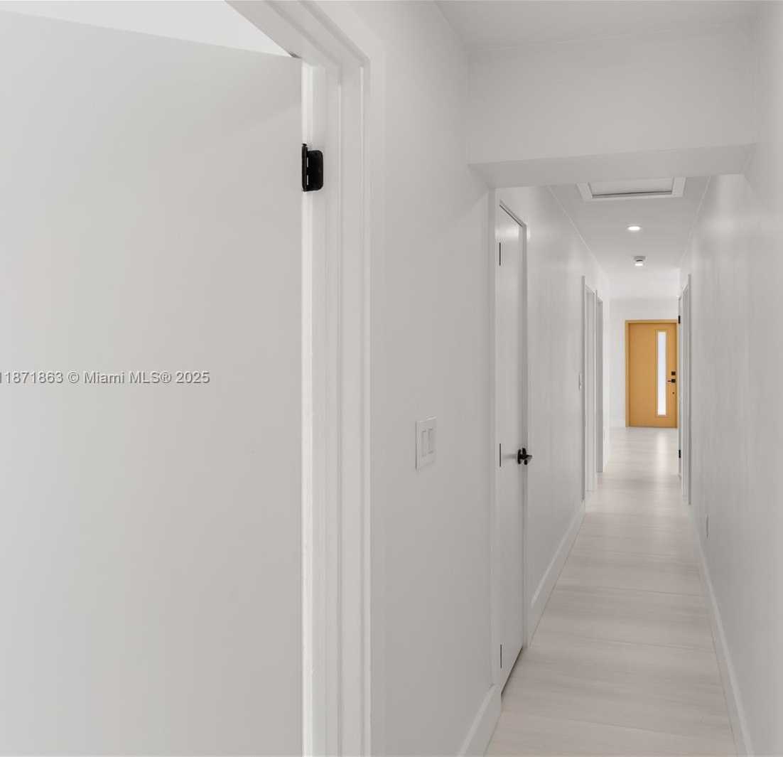 Small Image of 6010 SOUTH WEST 108TH PL, Miami Number 32